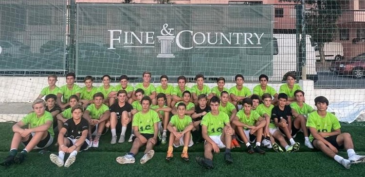 🏉 Fine & Country Portugal sponsorise fièrement l'équipe de rugby U-16 de Cascais !🏉